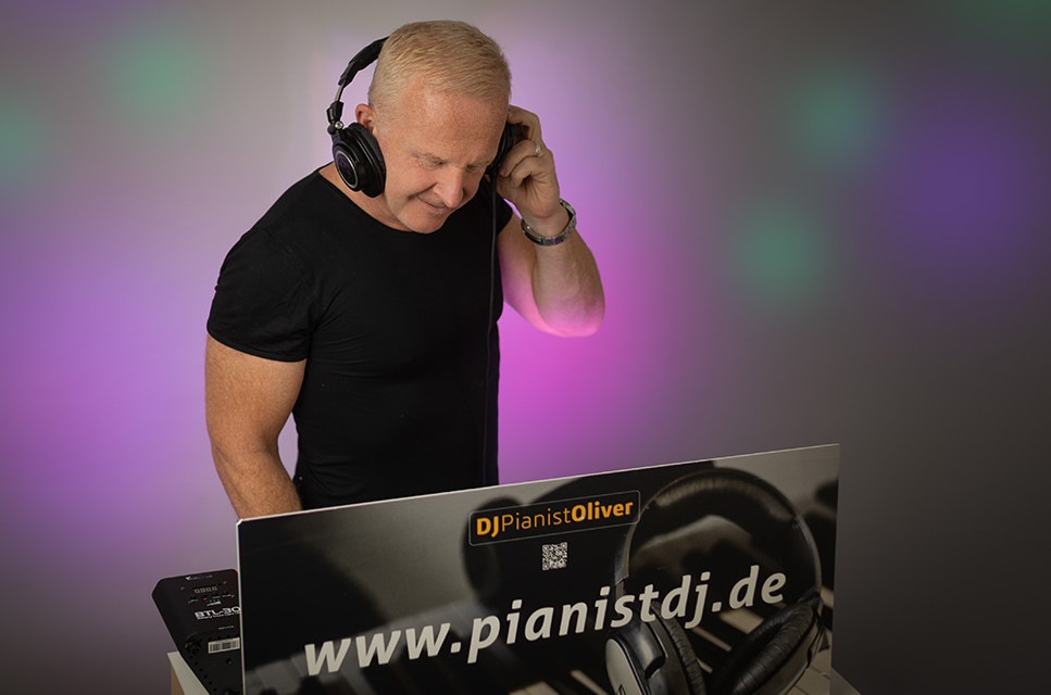 Hochzeits-DJ und Pianist Oliver - der perfekte Musikmix Bild 1